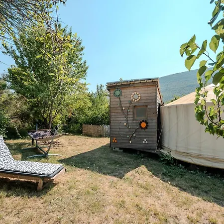 La Yourte Des Abeilles Kemping *